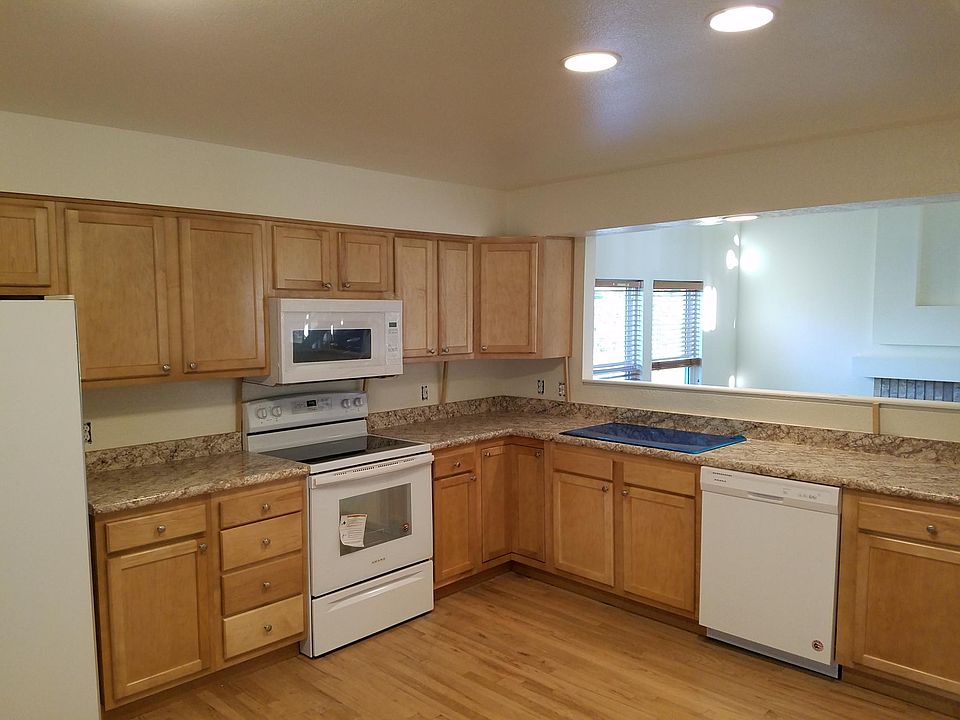 2nd image of 9201 W Elmhurst Dr