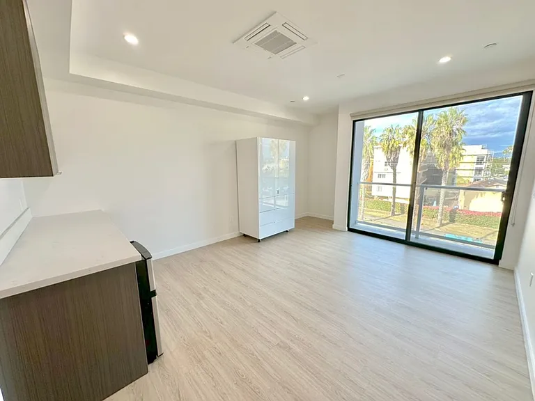 11500 Culver Blvd — Photo 8