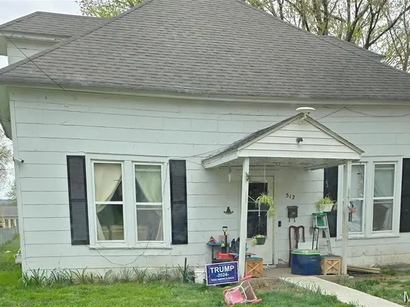 512 N 3rd St, Elsberry, MO 63343