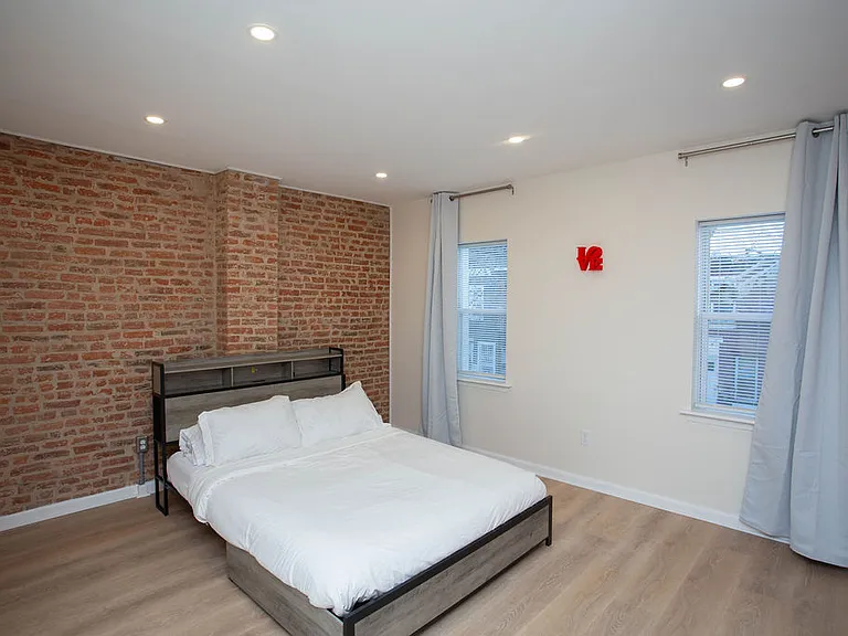1907 N Hancock St — Photo 6