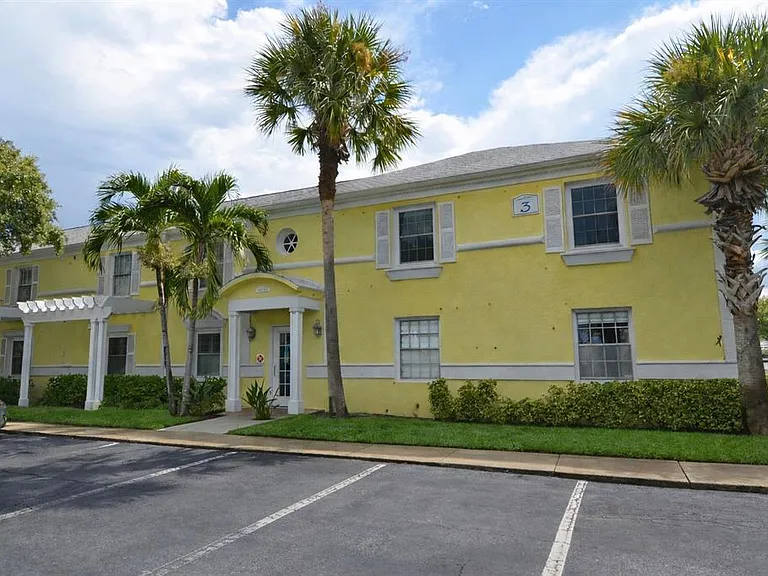5048 Beach Dr SE #F — Photo 3