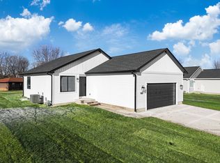 909 Sunrise Dr, Gowrie, IA 50543