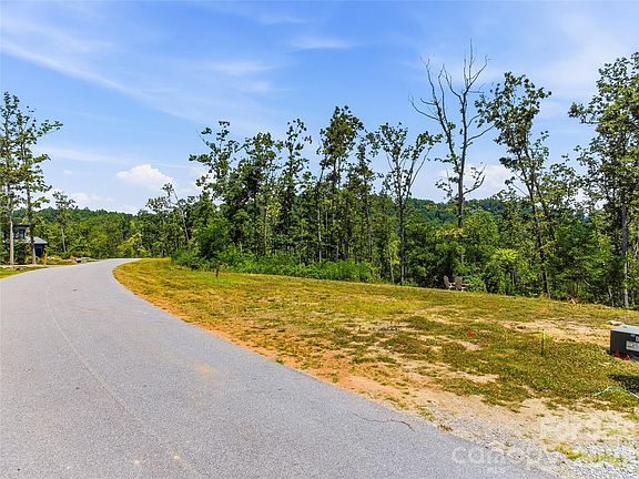 3rd image of 58 Mountain Grove Ln