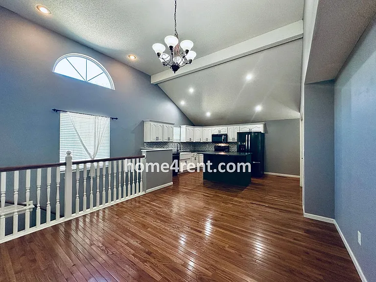 8601 England St — Photo 9