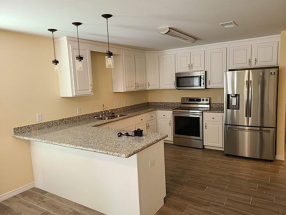 Kitchen, Stainless Steel Appliances
