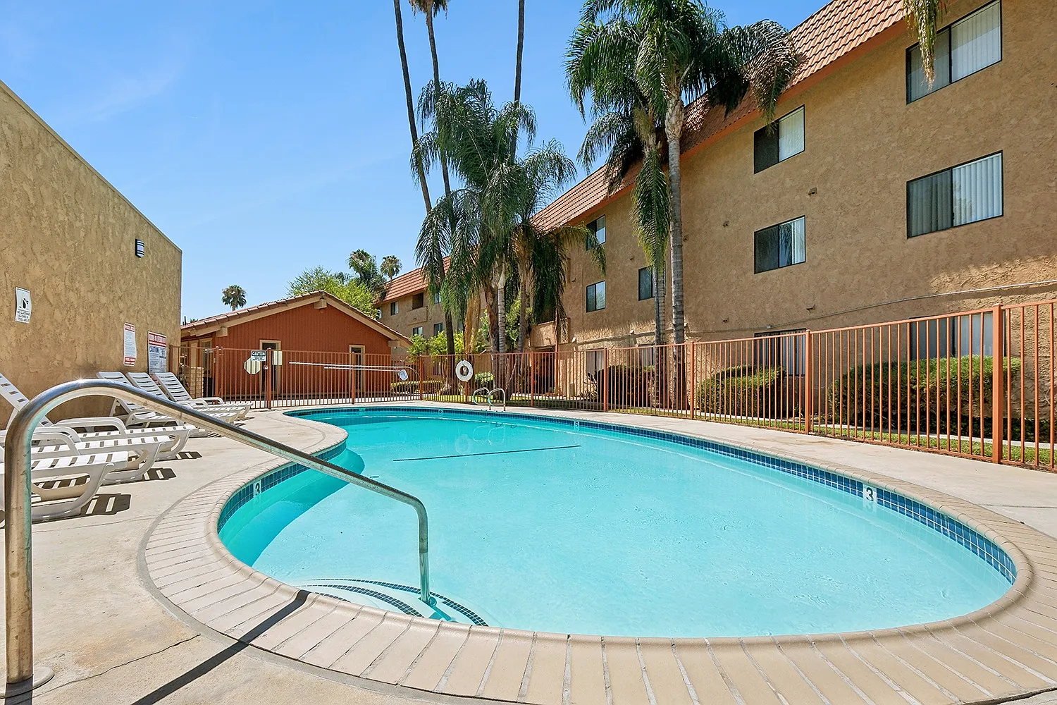 Casa Verde at Canyon Crest Hills Apartments — Photo 3