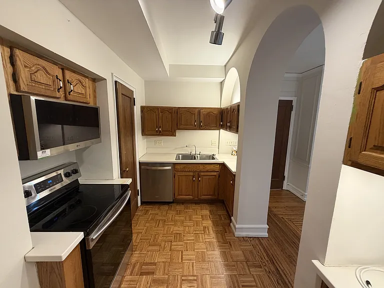 3900 Rose Hill Ave #905 — Photo 10