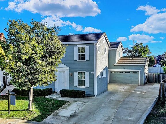 3rd image of 106 Gold Valley Court