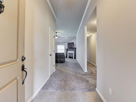 5th image of 3916 Colefax Ln