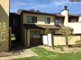 989 Hampton Ridge Dr, Akron, OH 44313