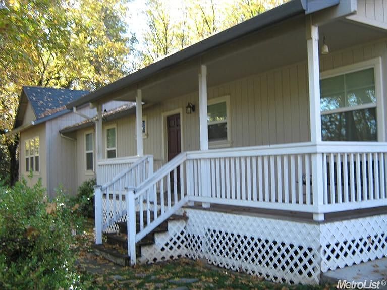 2nd image of 1810 Muddy Ln