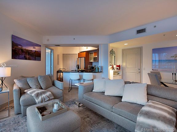 3rd image of 480 NE 30th St APT 905