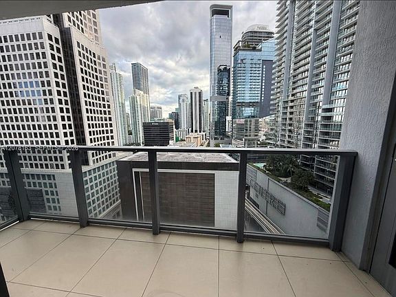 5th image of 31 SE 6th St APT 2407