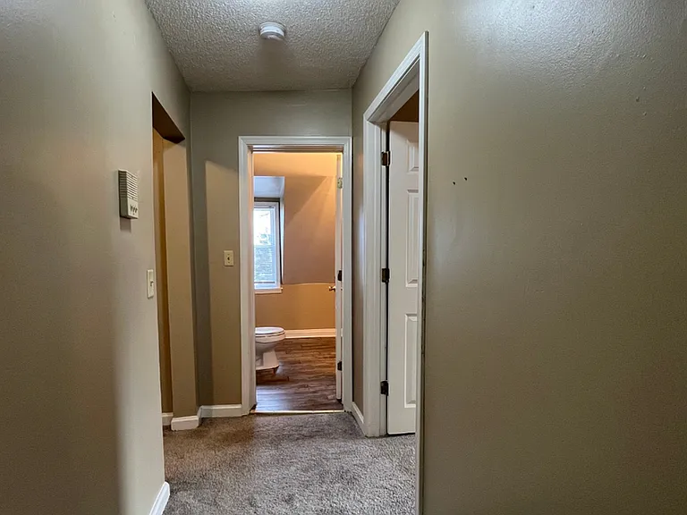 880 Wilson Avenue — Photo 11