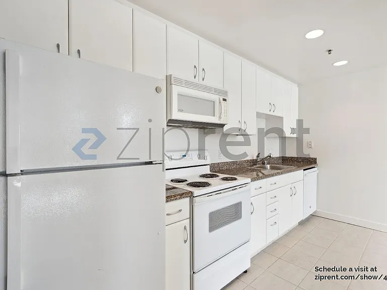 250 King St #754 — Photo 9