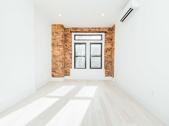 5th image of 253 Jefferson Ave APT 2F