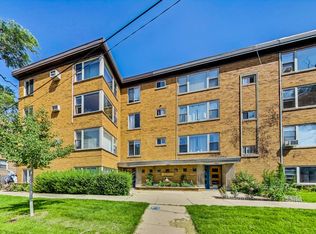 7400 N Sheridan Rd #2, Chicago, IL 60626