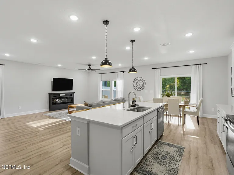 95238 Katherine St — Photo 15