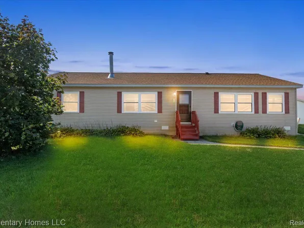 239 Quail Ridge Dr, Capac, MI 48014