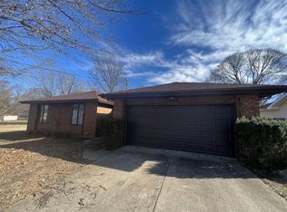 3530 N Darwin Ave, Springfield, MO 65803