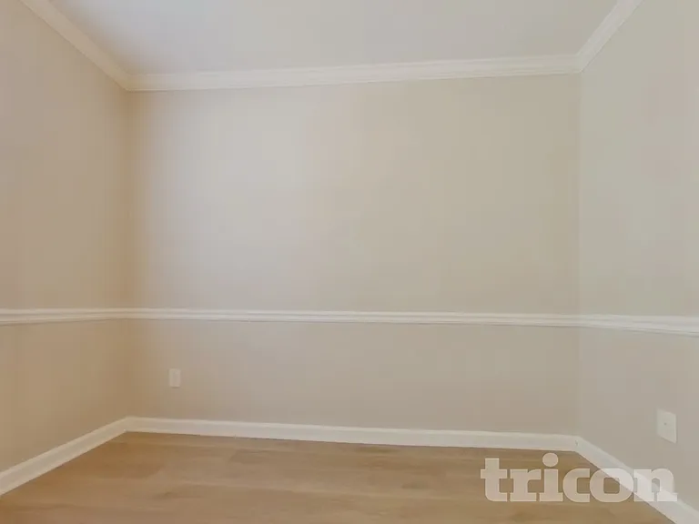 1047 Winterglen Way — Photo 5