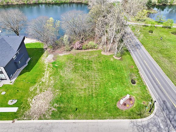2nd image of 2745 Maritime Dr