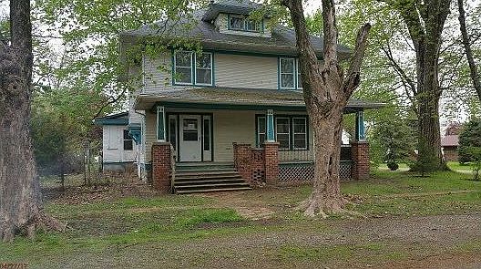 1st image of 633 Park St