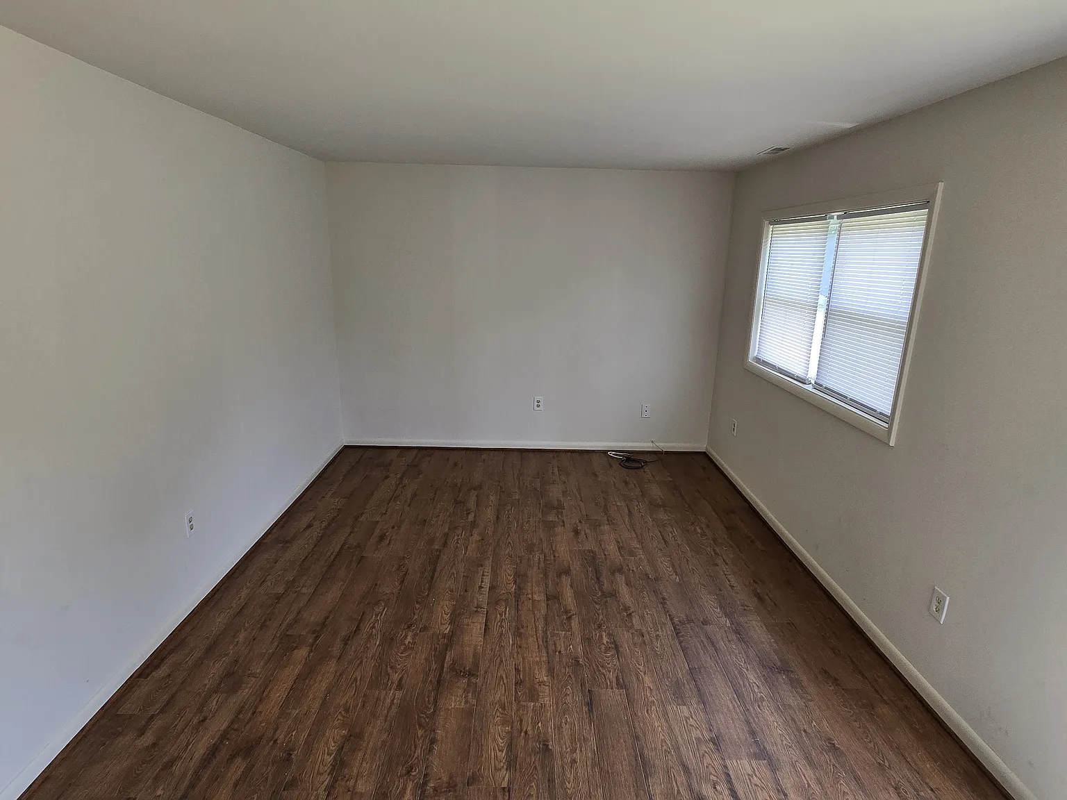 3 bed, 1.5 bath, 1200 sqft, $1,795 — Photo 3