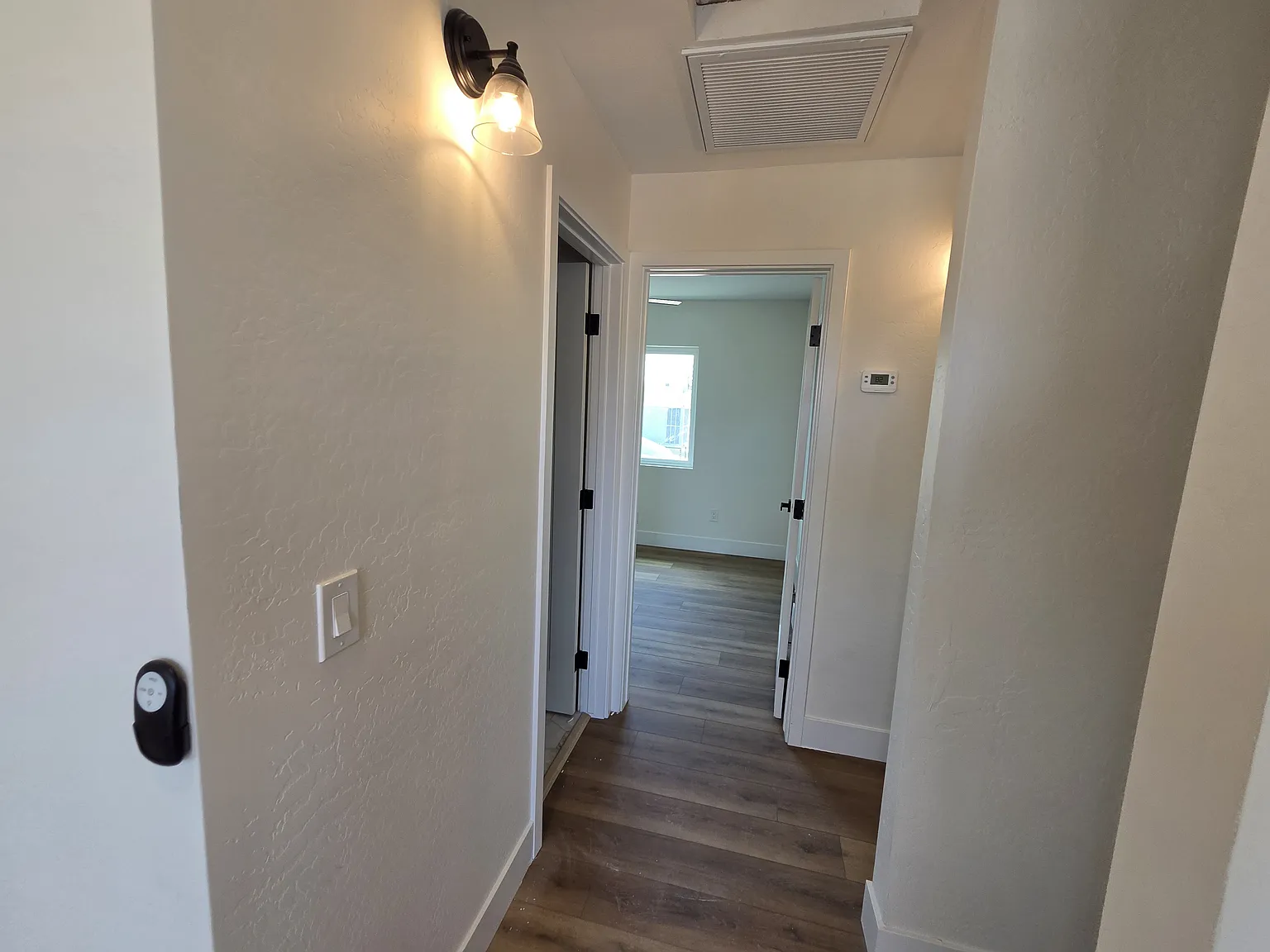 2 bed, 600 sqft, $1,350 — Photo 3