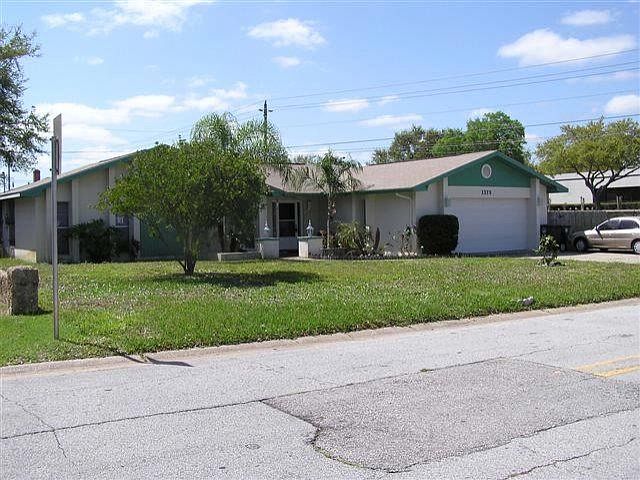 1st image of 1379 Woodbine St