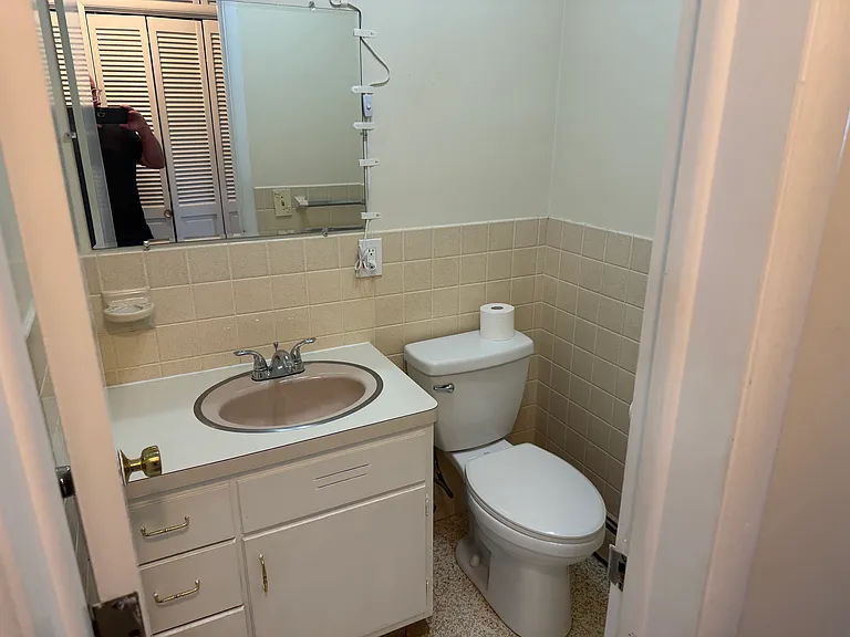 1501 W 3rd St #4 — Photo 19
