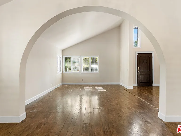 9200 Wystone Ave — Photo 7