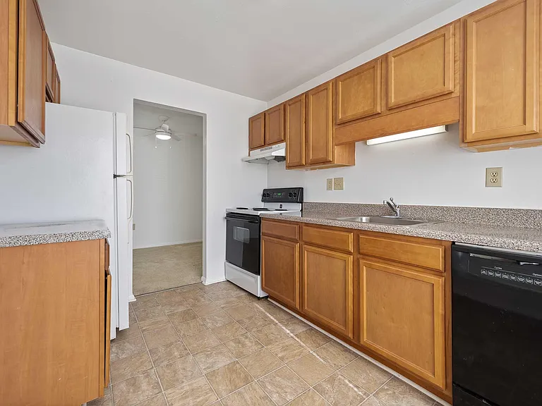 Foxridge Apartment Homes — Photo 216