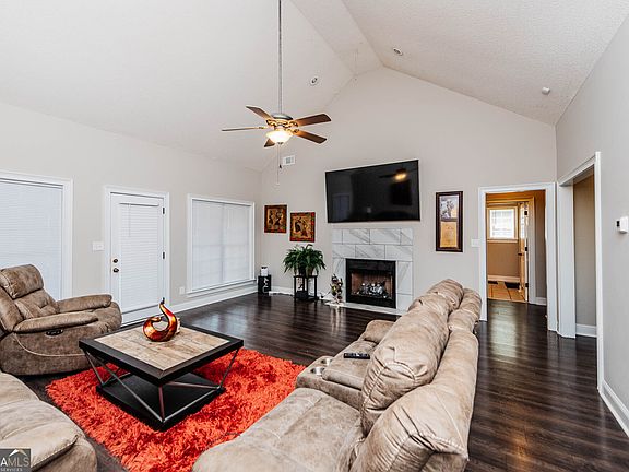 5th image of 103 June Crest Ct