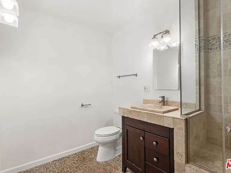 7203 Rindge Ave — Photo 20