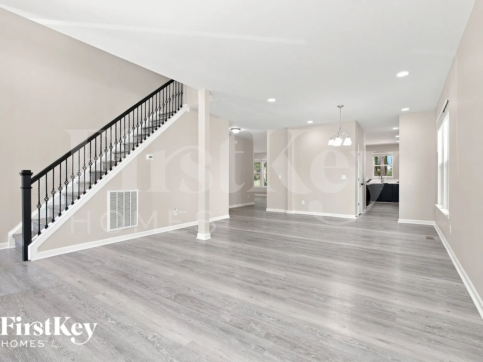 5 bed, 3.0 bath, 3420 sqft, $2,260 — Photo 2