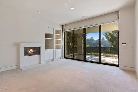 1673 Waynecrest Dr — Photo 14
