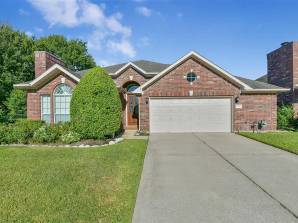 322 Pine Creek Dr, Friendswood, TX 77546