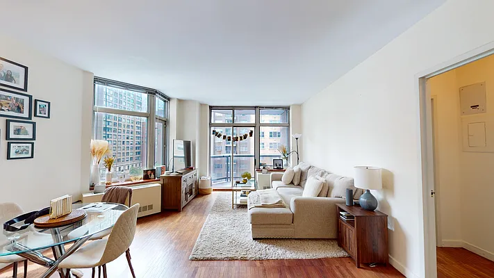 Rented by Transco | media 1