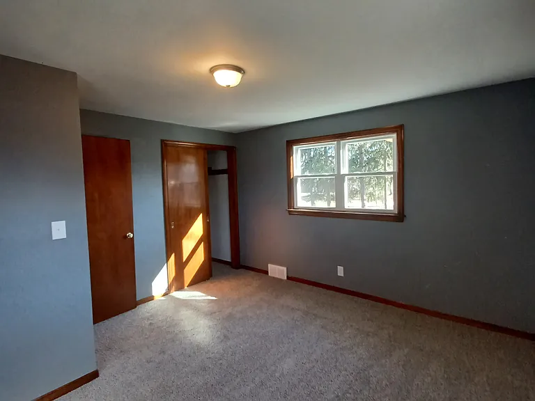 21 E & West Rd — Photo 8