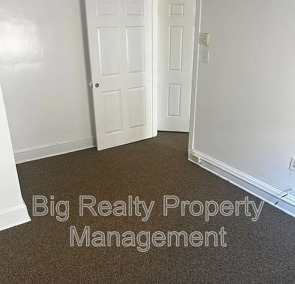 29 N Main St #2F — Photo 3