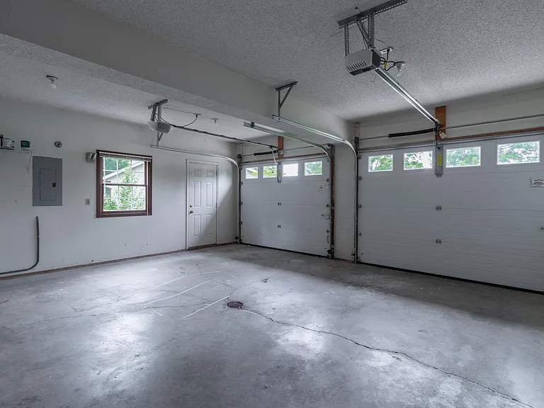 902 S Rainier Ct — Photo 32