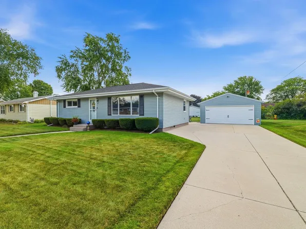 427 Airpark ROAD, Plymouth, WI 53073