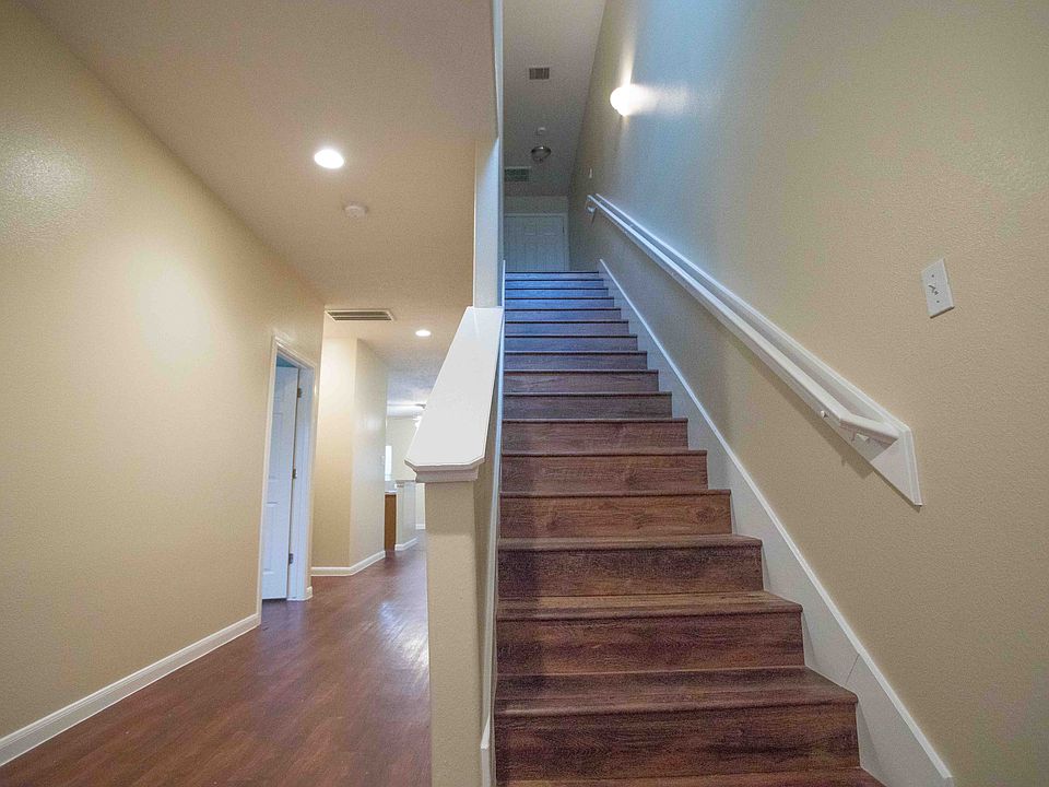 Entry view upon walking into the home