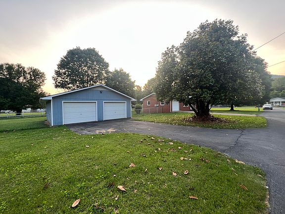 5th image of 106 Herbert Taylor Ln