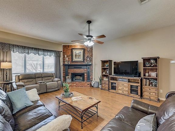 2nd image of 820 Bear Branch Ct
