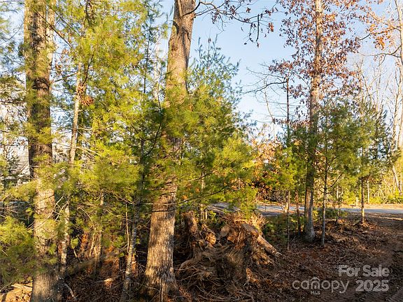 3rd image of 122 Upperfell Ct