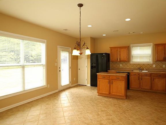 5th image of 3342 Briaroak Dr