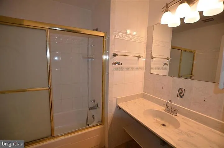 8426 Towne Crest Ct — Photo 13