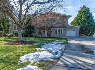 727 Simpkins Ln, Virginia Beach, VA 23454